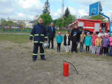 День цивільного захисту в Дубровицькій ЗОШ І-ІІІ ст№2